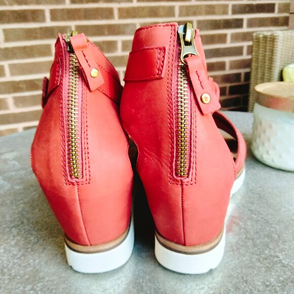 OTBT Red Wedge Sandals - Picture 5 of 7